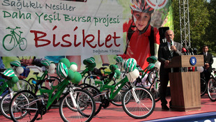 Bursa'da bin çocuğa bisiklet dağıtıldı