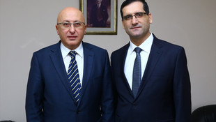 Büyükelçi Özoral, AA Bakü ofisini ziyaret etti