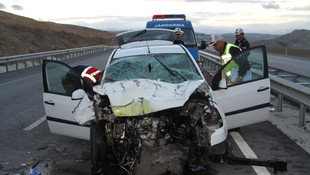 Çankırı'da otomobil ile traktör çarpıştı: 5 yaralı