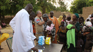 Cansuyu'ndan Mali'ye ilaç yardımı