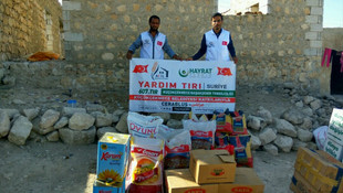 Cerablus'taki Türkmen köyüne gıda yardımı