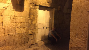 Cezaevinden izinli çıkıp karısını boğdu