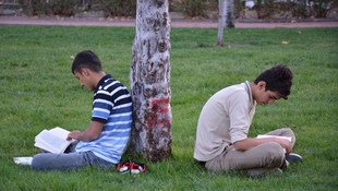 Diyarbakır'da açık alanda kitap okuma etkinliği