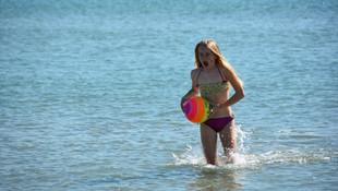 Doğuda kar yağışı, Didim'de deniz keyfi