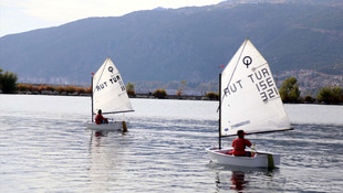 Eğirdir Altın Elma Optimist Yelken Yarışı başladı