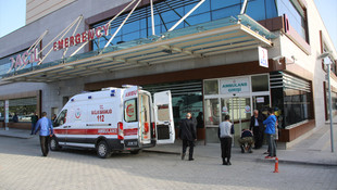 Elazığ'da balkondan düşen 2 kişi yaralandı