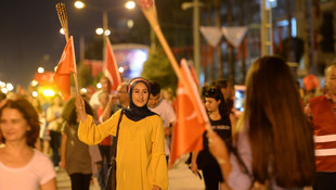 Fener alayında 300 metrelik Türk bayrağı açıldı