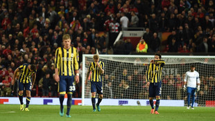 Deplasmanda Manchester United ile karşılaşan Fenerbahçe UEFA Avrupa Ligi maçında 4-1 mağlup oldu