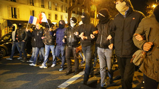 Fransa'da polisler çalışma koşullarını protesto etti