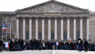 Fransa’da polisler yine meydanlardaydı