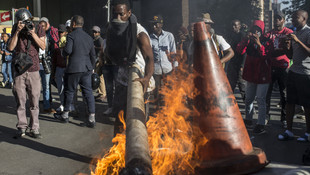 Güney Afrika'da, üniversite öğrencilerine sert müdahale