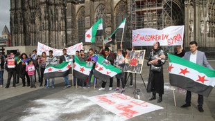 Halep saldırıları Köln'de protesto edildi
