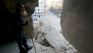 Halep'teki bombardımanda anıları enkaza gömüldü