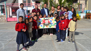 İlkokul öğrencilerinden Halisdemir'in ailesine anlamlı hediye