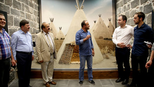 İngiliz heyetten Dürümlü'de katledilenlerin yakınlarına ziyaret