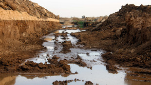 İsrail, kanalizasyon sularını Suriye'ye akıtıyor