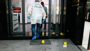 İzmir'de kuyumcu soygunu girişimi: 2 yaralı