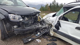 Kastamonu'da 2 kamyonet çarpıştı: 2 ölü, 1 yaralı