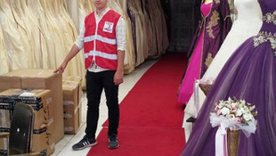 Kızılay'a gelinlik ve nişanlık elbise bağışı