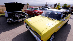 Klasik otomobil tutkunları buluştu