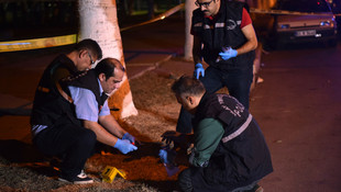 Mersin'de silahlı kavga: 2'si polis 3 yaralı