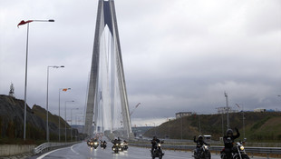 Motor tutkunları Yavuz Sultan Selim Köprüsü'nden geçti