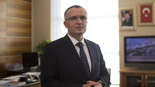 Çıkarılan kanunla 9,4 milyar lira vergi borcunun yapılandırıldığını Maliye Bakanı Naci Ağbal açıkladı