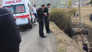 Otomobil sulama kanalına devrildi: 1 ölü, 1 yaralı