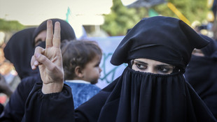 Özgürlüğüne kavuşan Cerablus'ta hem kutlama hem protesto