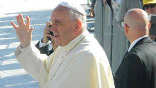 Papa Franciscus Tiflis'te ayin yönetti