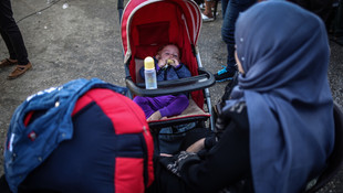 Refah Sınır Kapısı geçici olarak açıldı