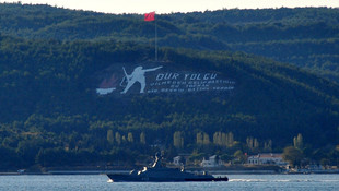 Rus savaş gemileri Çanakkale Boğazı'ndan geçti