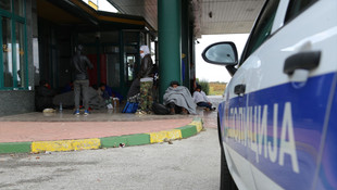 Sığınmacıların Macaristan'a yürüyüşü sürüyor