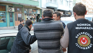 Sınır kapısında suikast silahlarının ele geçirilmesi