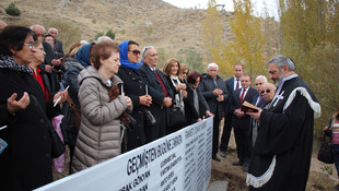 Sivas'ta Ermeni mezarlığında ayin