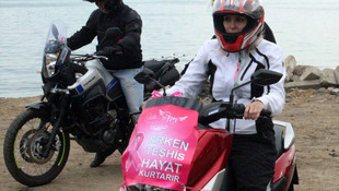 Süslü Egzoz meme kanserine dikkati çekti