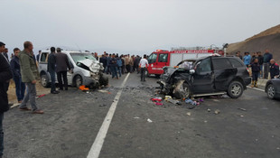 Tatvan'da trafik kazası: 2 ölü, 5 yaralı