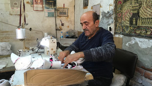 Tüm yoksul çocuklara patik dikmek istiyor