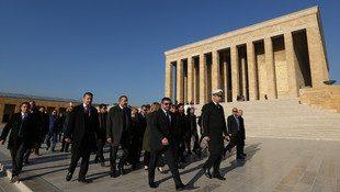 15 Temmuz şehitlerinin aileleri Anıtkabir'de
