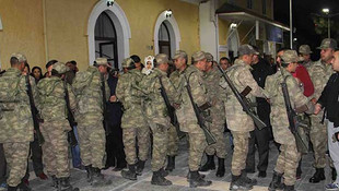 Çankırıdan 35 vagon askeri araç ve asker sınıra gönderildi