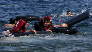 Egede mülteci teknesi battı: 6 ölü