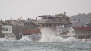 Kuzey Egede fırtına deniz ulaşımını durdurdu