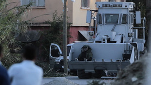 GÜNCELLEME - Adana'da bomba düzenekli araç ele geçirildi