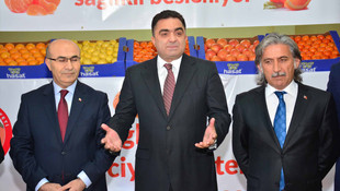 Adana'da öğrencilere narenciye dağıtıldı