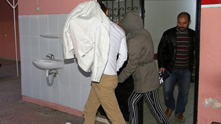 Adana'da otomobilde uyuşturucu bulundu