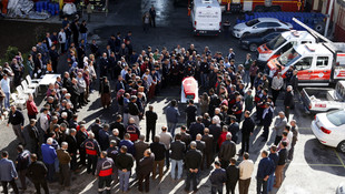 Afiş asarken akıma kapılan itfaiye eri öldü