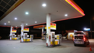 Adanada akaryakıt istasyonunda silahlı gasp