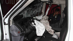 Ambulans tırla çarpıştı: 5 yaralı