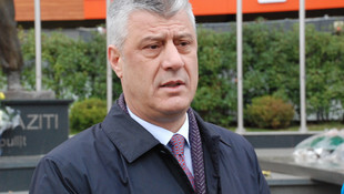 Arnavutlar Bayrak ve Bağımsızlık Gününü kutladı