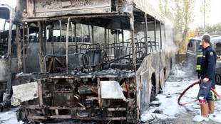 Aydın'da hurdaya ayrılmış 11 otobüs yandı